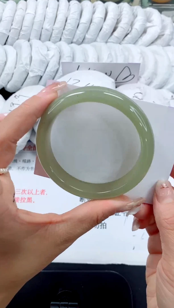 未镶嵌手镯石英质玉149-60