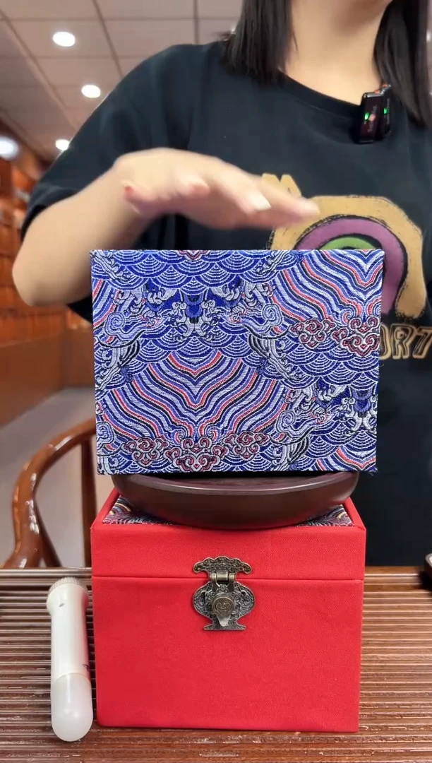 茶壶紫砂花开富贵太湖石金钟 石黄 赵巧英