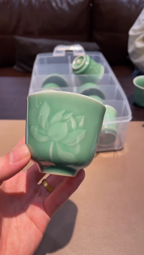 131窑承青瓷荷花杯