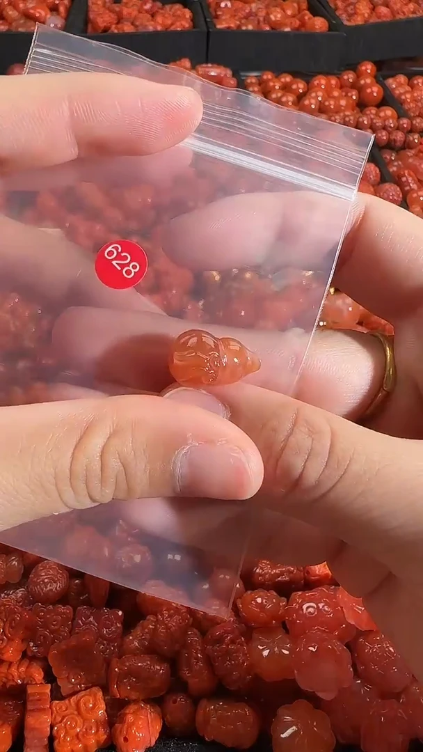 颈饰未镶嵌南红玛瑙1