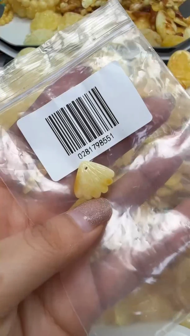 裸石琥珀未镶嵌如图