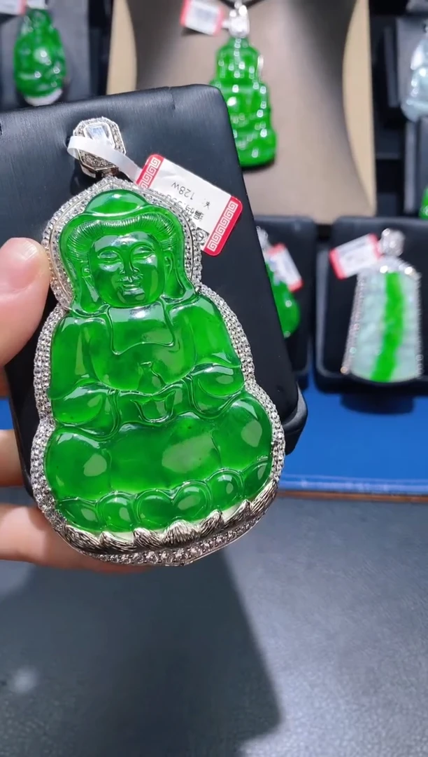 【闪购商品】翡翠颈饰未镶嵌天然A货翡翠z02