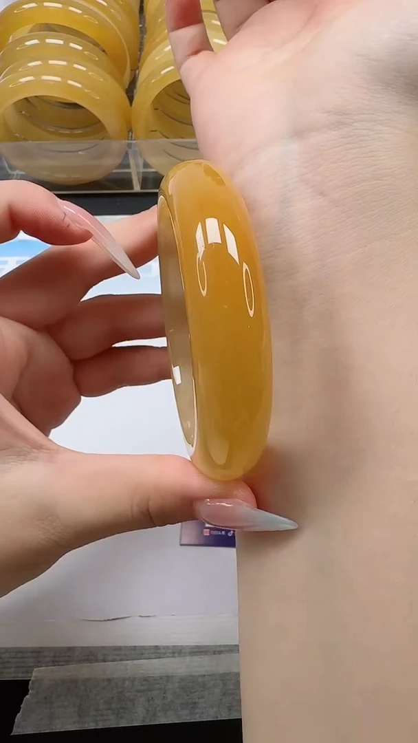未镶嵌手镯石英质玉136
