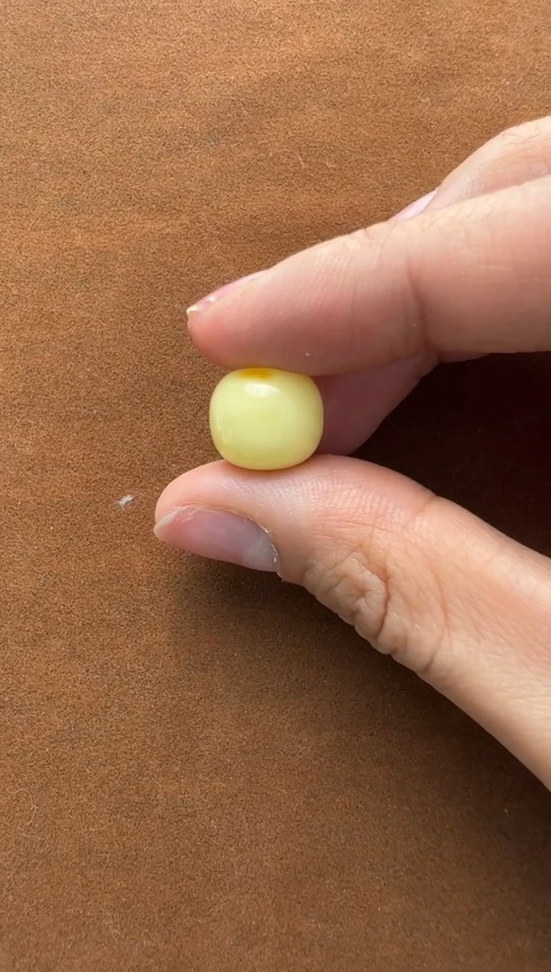 【闪购商品】蜜蜡裸石未镶嵌俄料老型12.9*11.4mm1.19克