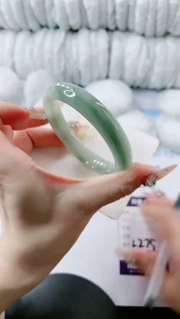 【闪购商品】石英质玉手镯未镶嵌多样性发货L275