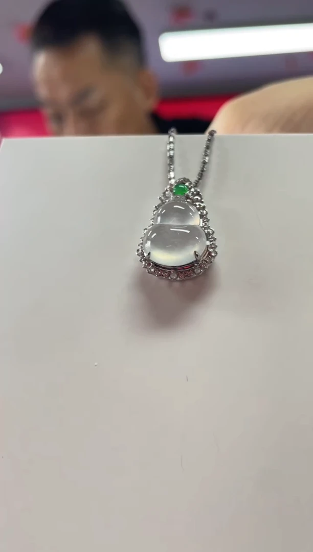 18K金镶嵌挂件翡翠石*葫芦55/多样性发其一配绳@CP