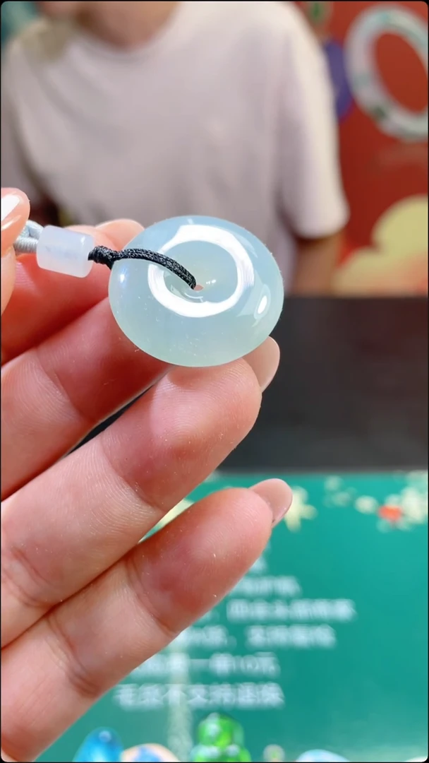 翡翠挂件未镶嵌扣子