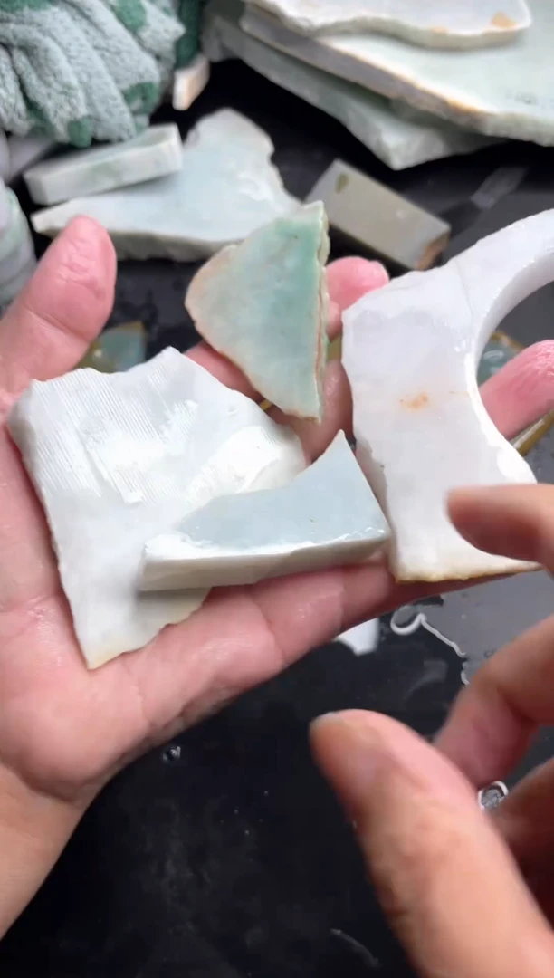 翡翠未镶嵌颈饰天然缅甸翡翠150