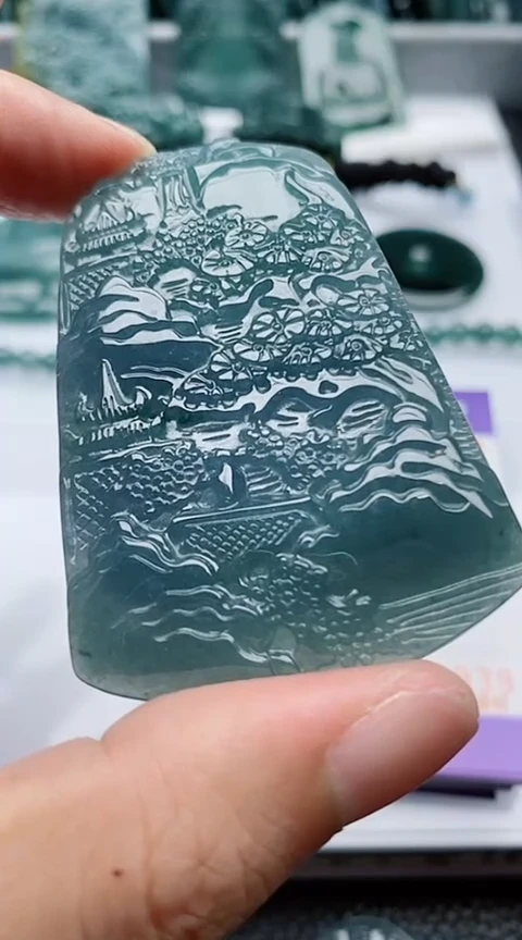颈饰未镶嵌翡翠
