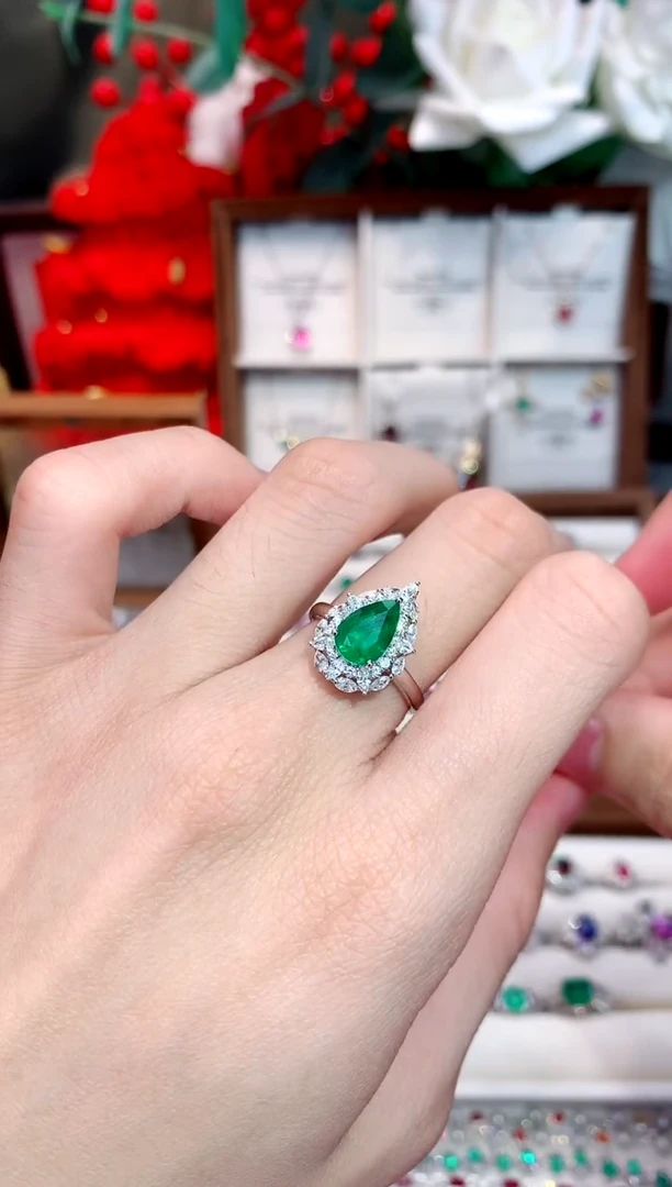 18K金镶嵌戒指祖母绿1.67ct/天然宝石/七天无理由