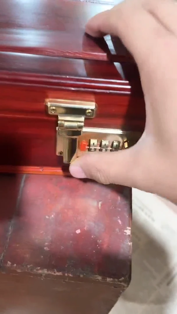 【闪购商品】香榧木木雕--------密码箱