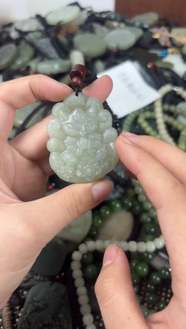 【闪购商品】和田玉颈饰未镶嵌1