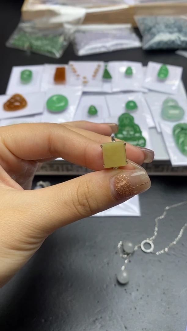 【闪购商品】定制翡翠未镶嵌翡翠毛货~