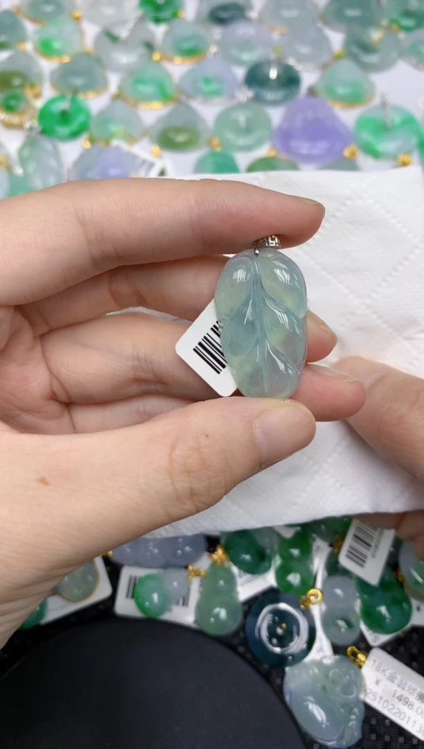 颈饰18K金镶嵌翡翠11111111