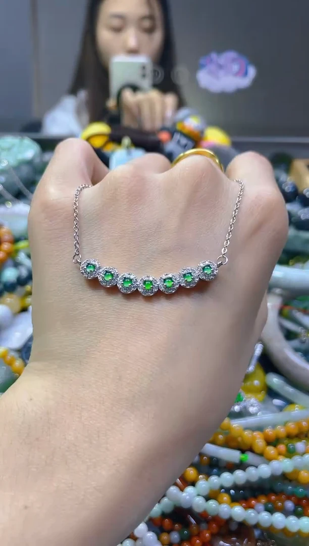 翡翠未镶嵌颈饰/Z/翡翠A货，一件也是批发价