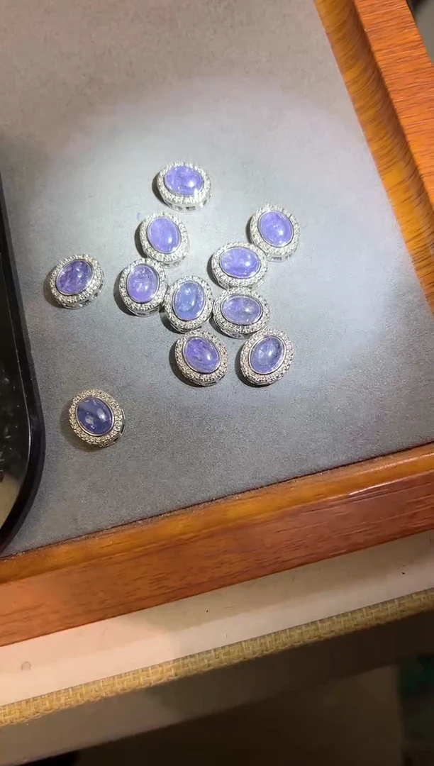 【闪购商品】坦桑石吊坠(不含链)未镶嵌坦桑石蛋面（多样性发其一）