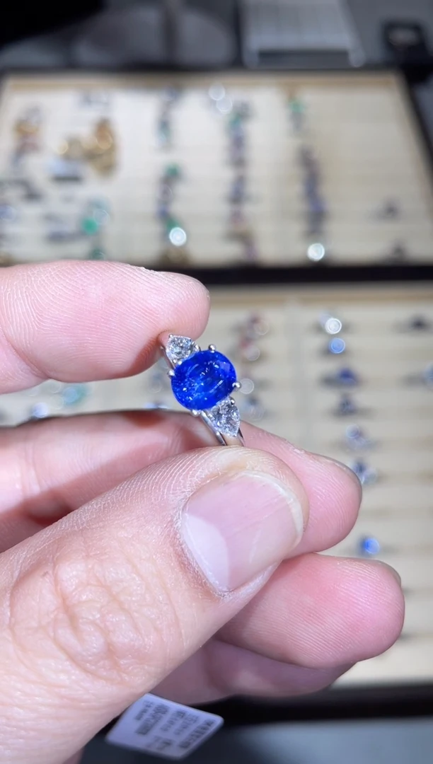 【闪购商品】蓝宝石戒指18K金镶嵌2.01ct