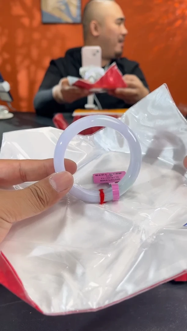 未镶嵌手镯翡翠1   52