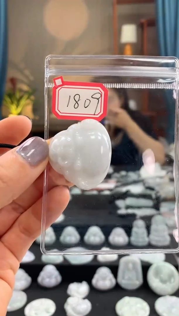 翡翠未镶嵌颈饰佛公1809