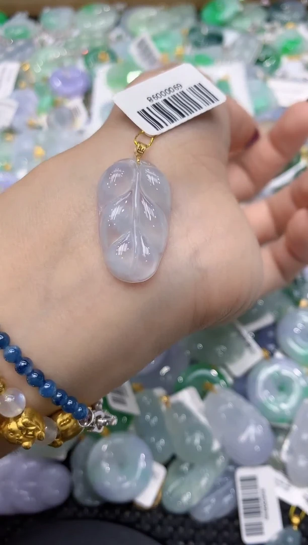 翡翠18K金镶嵌颈饰111111111111