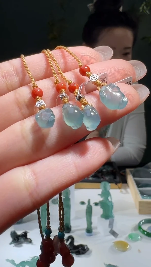 【闪购商品】翡翠颈饰未镶嵌天然A货翡翠多样性发1金蝉手机挂