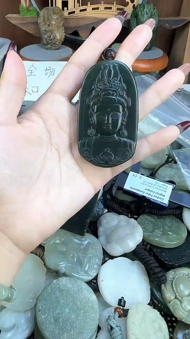 颈饰未镶嵌和田玉1