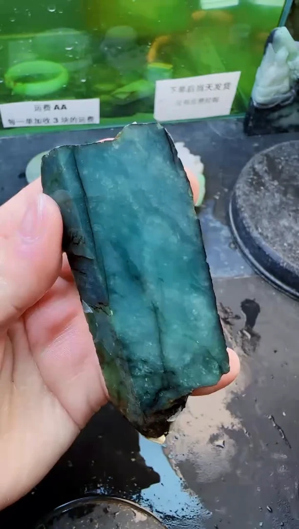 翡翠未镶嵌颈饰天然翡翠056