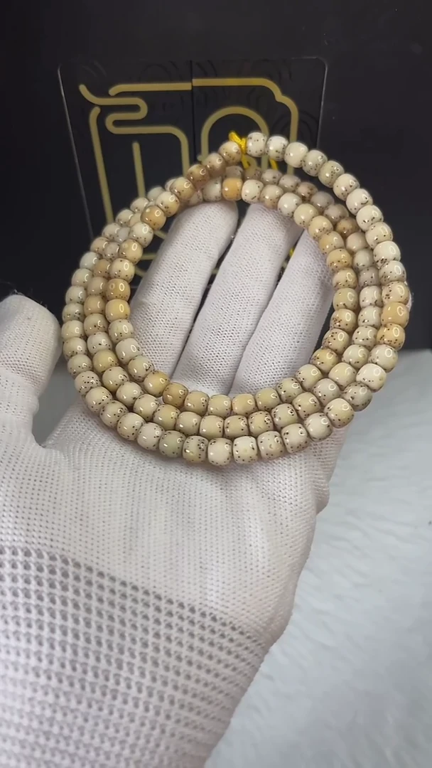 手串星月菩提小驼包7x6.d541
