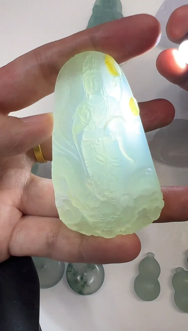 未镶嵌定制翡翠观音