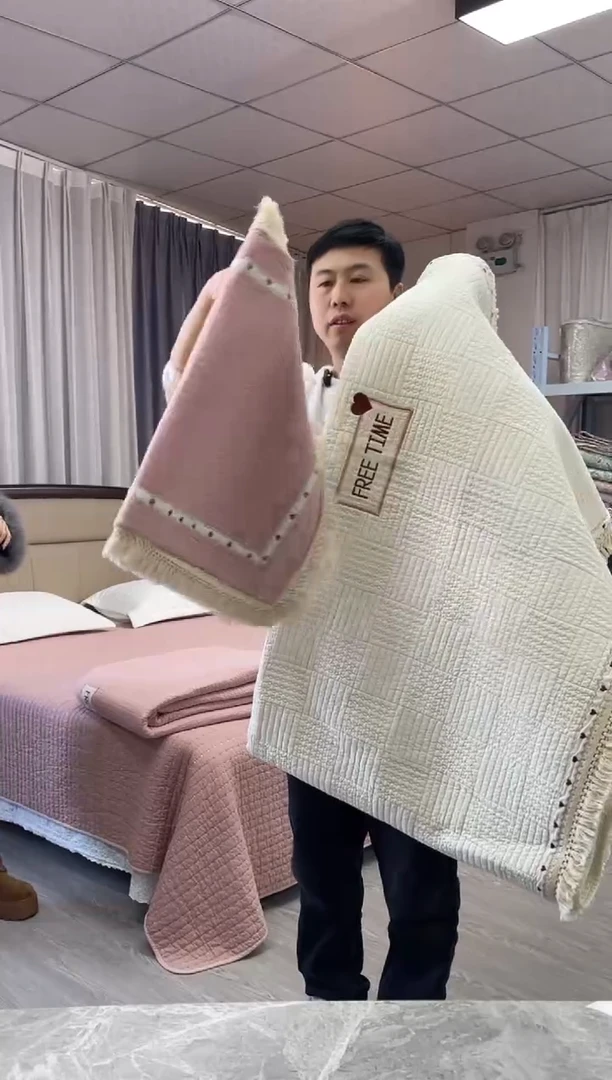 棉卡其色刺绣三件套