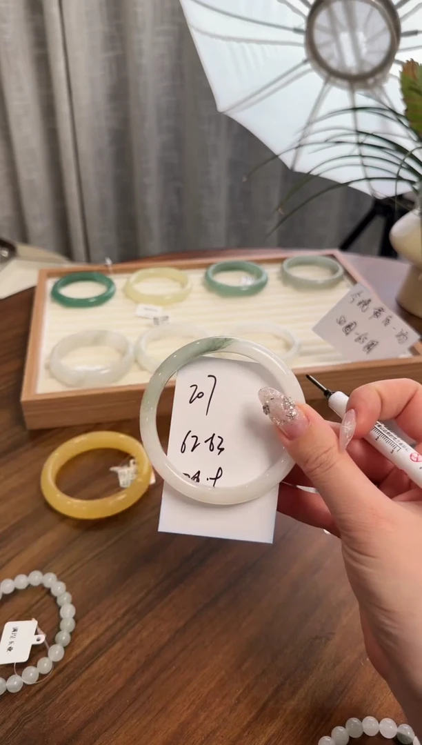 未镶嵌手镯石英质玉207//62-63