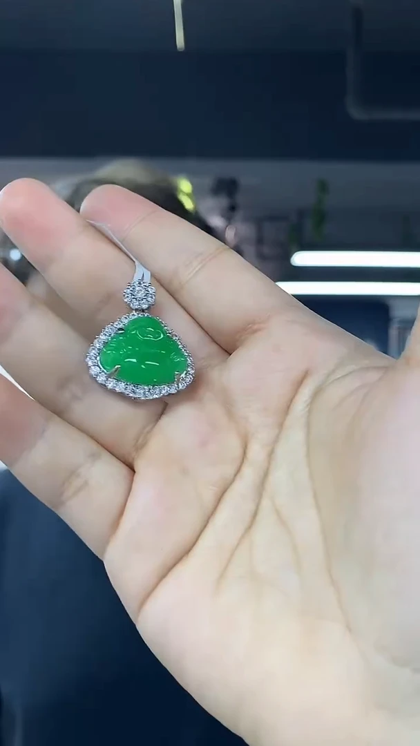 颈饰未镶嵌翡翠多样性发其一颜色微差