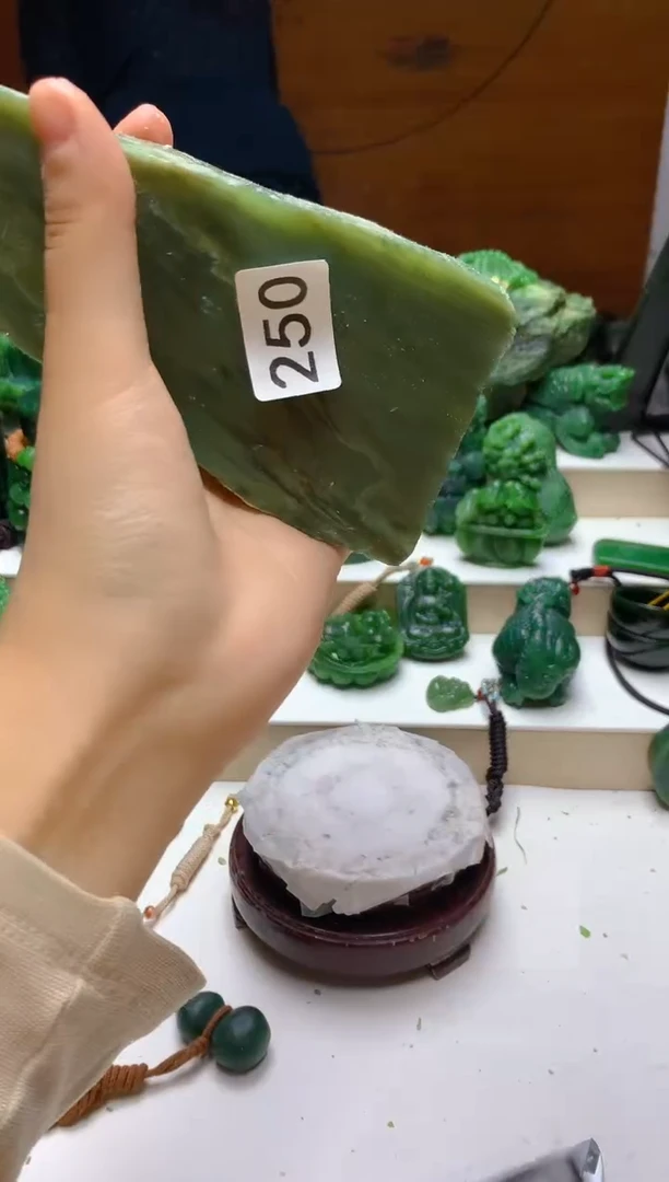 未镶嵌和田玉（碧玉）珠宝半成品0