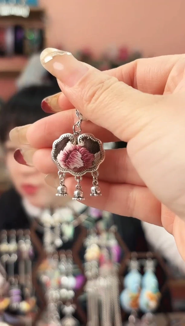 织绣彩云南阁非遗老绣102