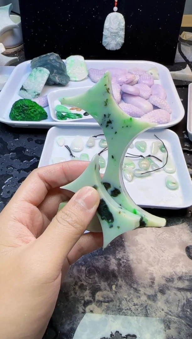 颈饰未镶嵌翡翠小***军049天然A货翡翠