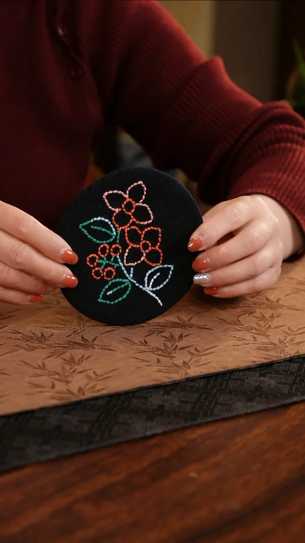 【闪购商品】织绣花卉圆形小号杯垫F款