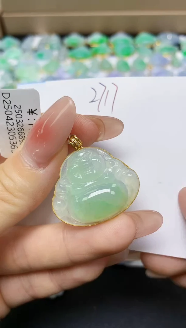 翡翠18K金镶嵌颈饰 天然缅甸翡翠A货