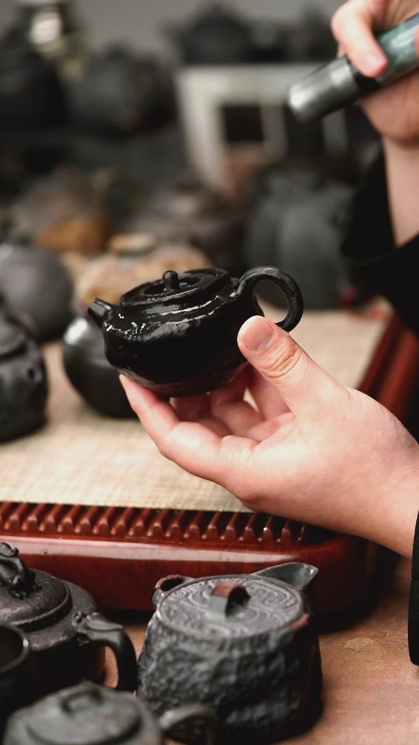 归玉堂冰碛岩重工雕刻纹石壶150cc