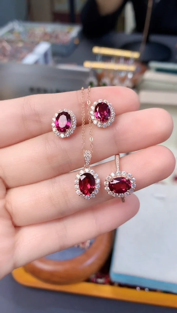 【闪购商品】石榴石套装银S925镶嵌天然镁铝