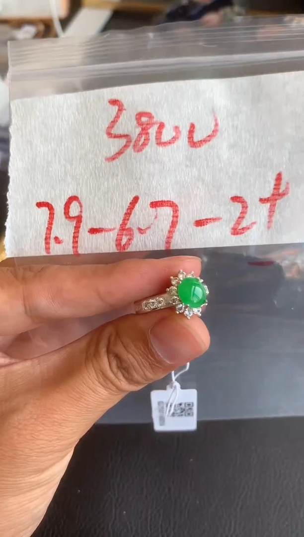 未镶嵌定制翡翠缅甸A货翡翠，拍一发一