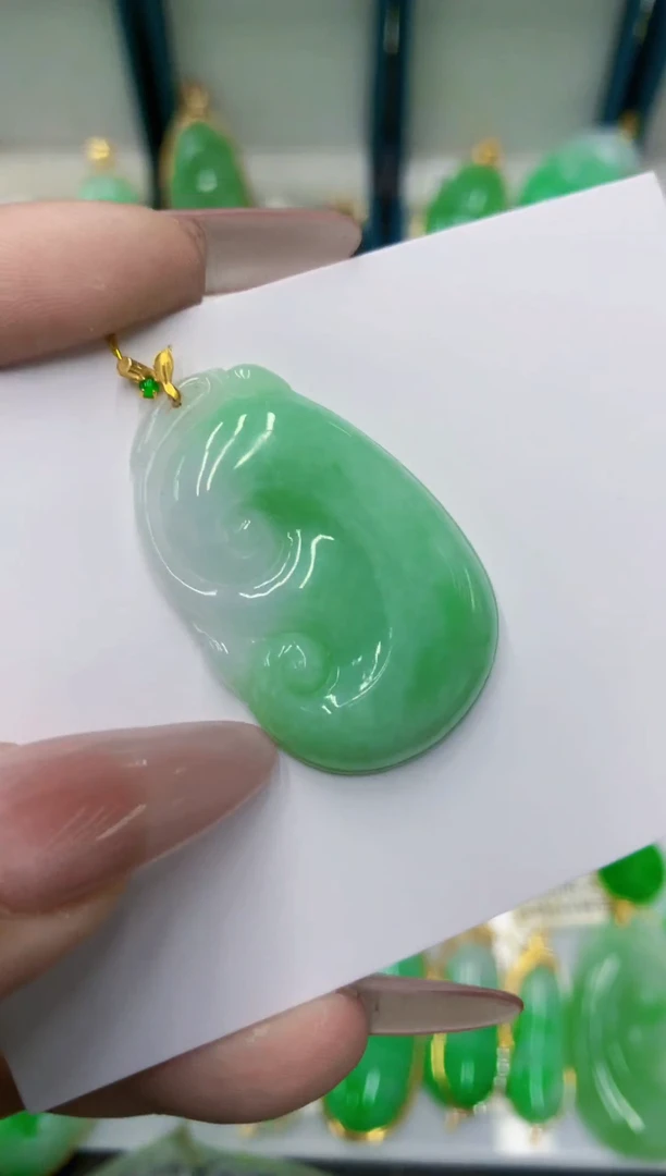 颈饰18K金镶嵌翡翠11111