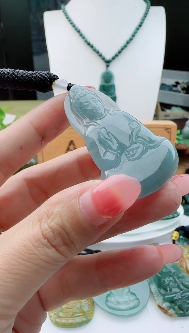 【闪购商品】翡翠颈饰未镶嵌11111111