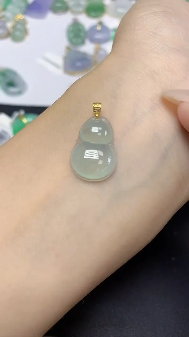 翡翠18K金镶嵌颈饰天然缅甸翡翠A货