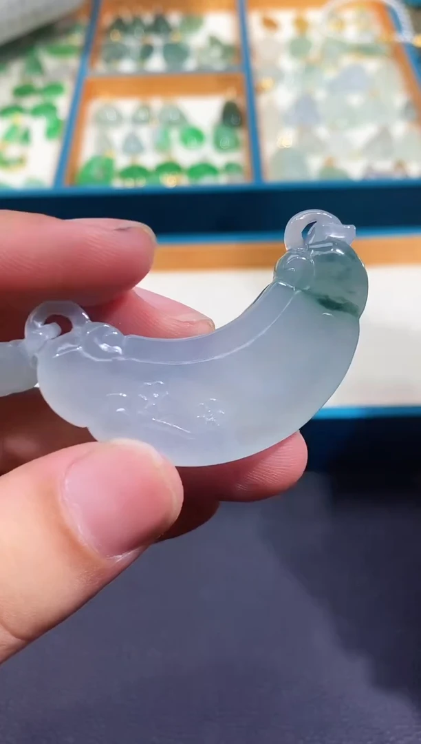 翡翠未镶嵌颈饰250610185