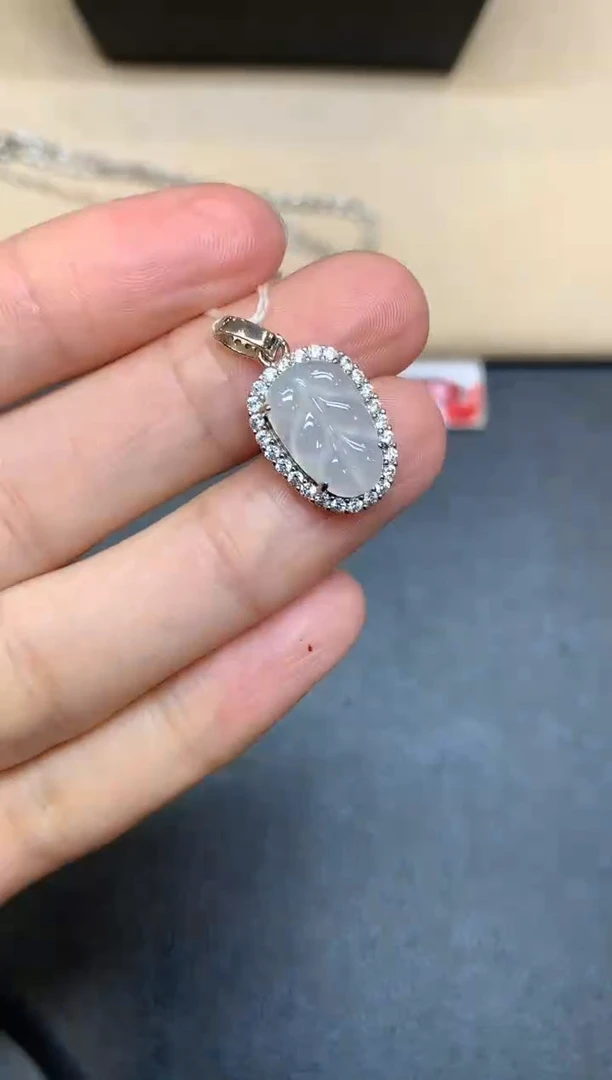 颈饰银S925镶嵌翡翠树叶【无服务费【无鉴赏期】多样性发其一