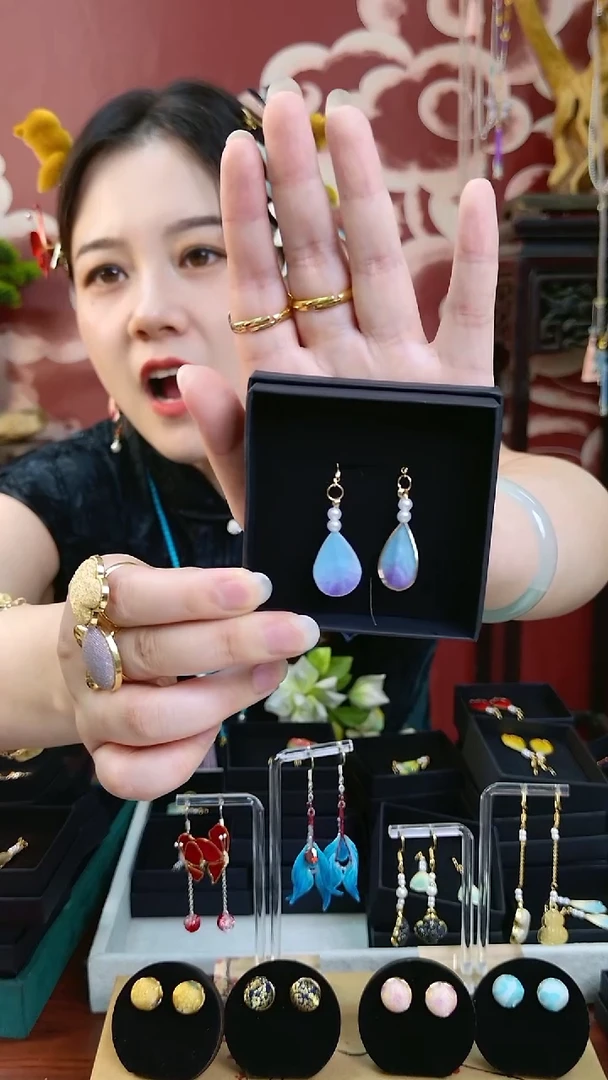 刺绣纯手工非遗绒花耳钩