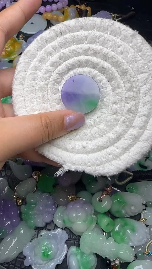 颈饰未镶嵌翡翠缅甸翡翠吊坠