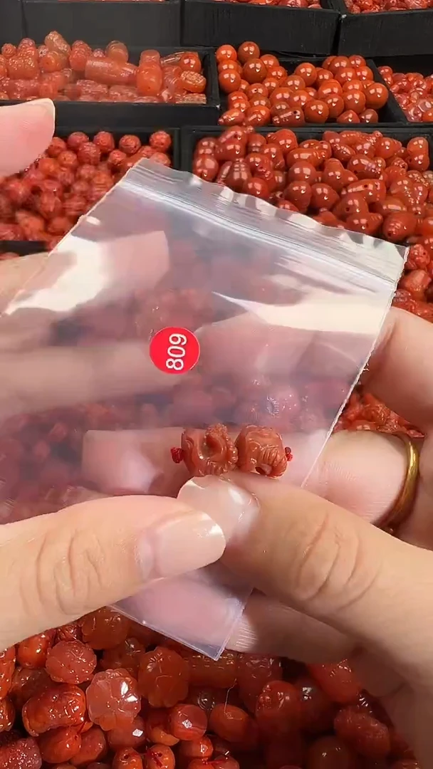 颈饰未镶嵌南红玛瑙1