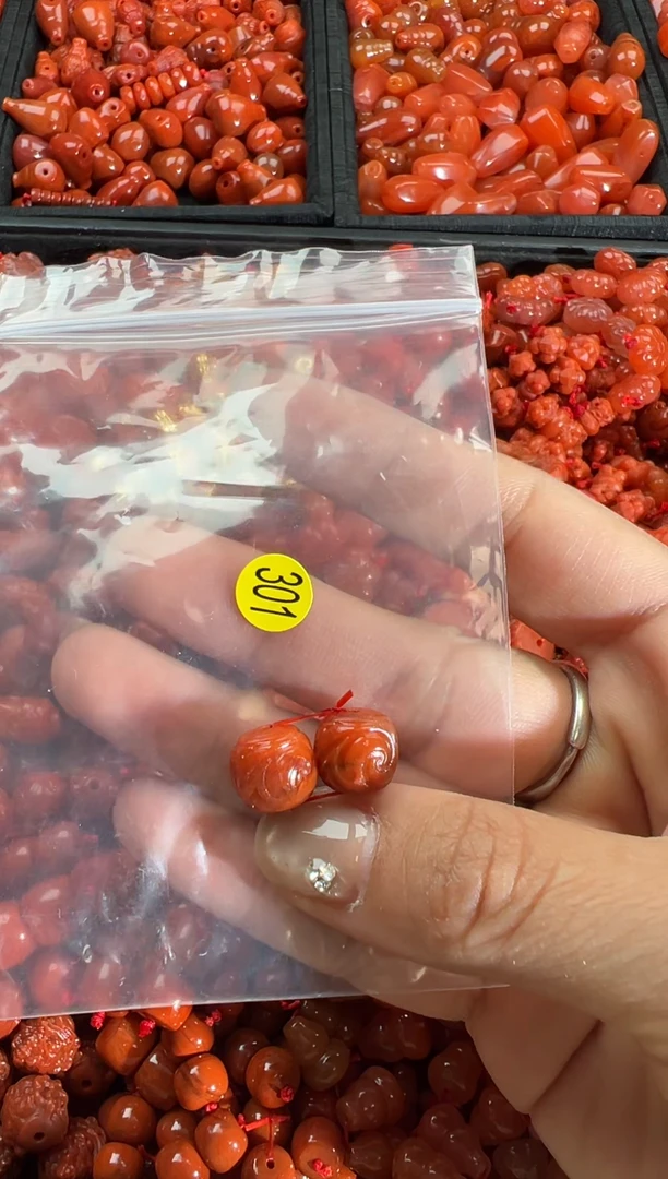 【闪购商品】南红玛瑙颈饰未镶嵌1