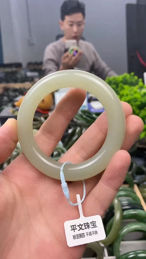 未镶嵌手镯和田玉54